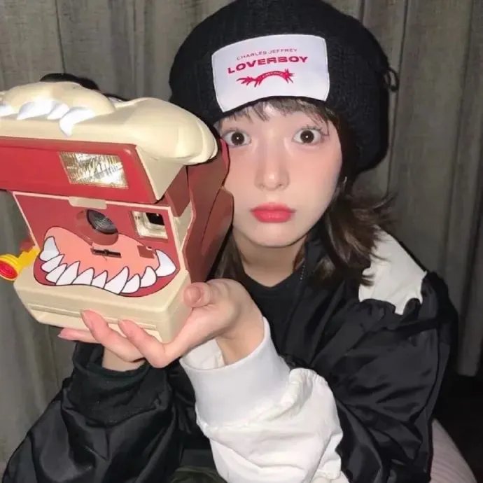 红衣少女